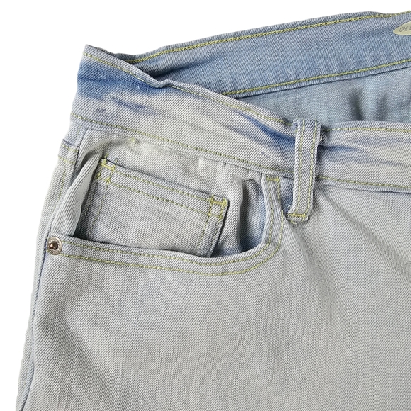 Old Navy Boyfriend Light Wash Distressed Stretch Jeans Women's Size 14 - Picture 5 of 15